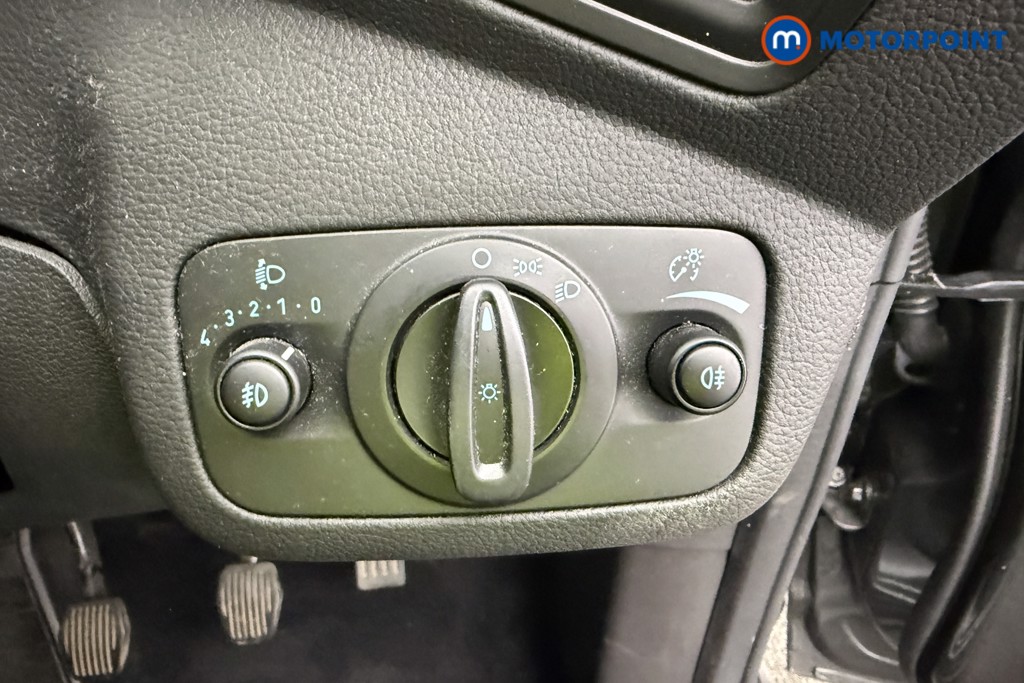 Ford C-Max Zetec Manual Petrol People Carrier - Stock Number (1626451) - 11th supplementary image