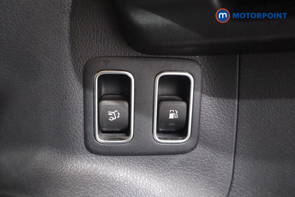 Mercedes-Benz GLA Amg Line Automatic Petrol Plug-In Hybrid SUV - Stock Number (1626611) - 9th supplementary image