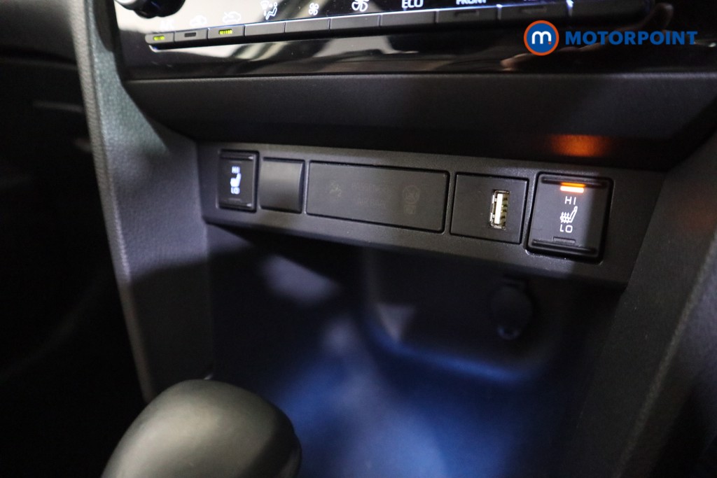 Toyota Yaris Cross Excel Automatic Petrol-Electric Hybrid Estate - Stock Number (1626734) - 9th supplementary image