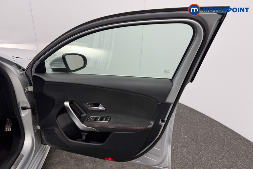 Mercedes-Benz A Class Amg Line Automatic Diesel Hatchback - Stock Number (1626790) - 16th supplementary image