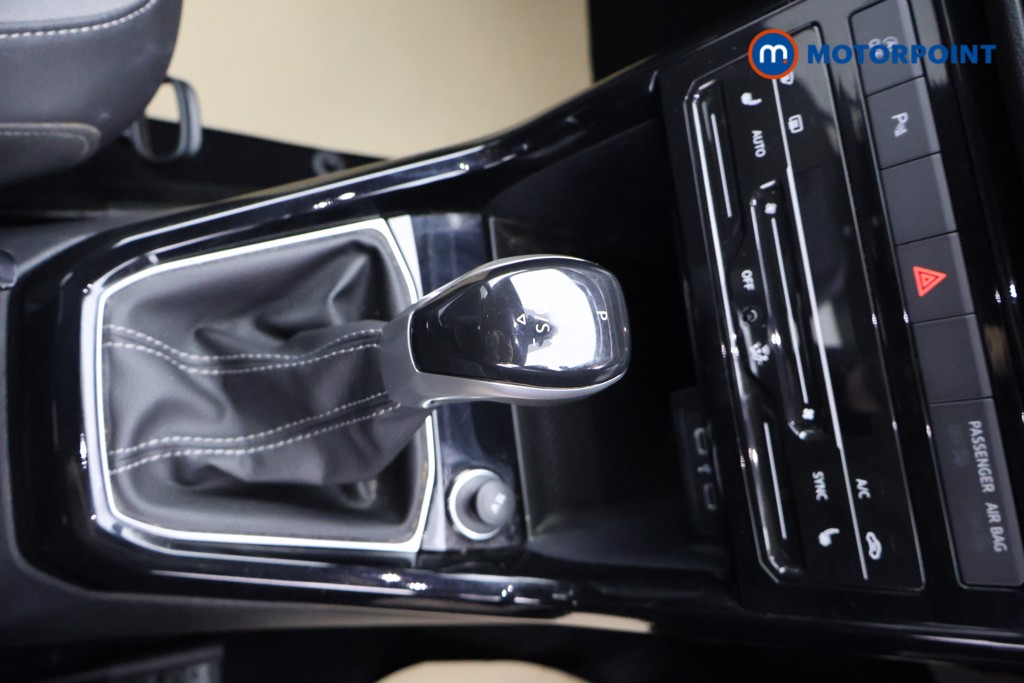 Volkswagen T-Cross R-Line Automatic Petrol SUV - Stock Number (1626857) - 8th supplementary image