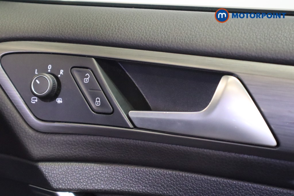 Volkswagen Golf SE Manual Petrol Hatchback - Stock Number (1627575) - 14th supplementary image
