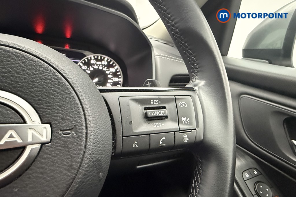 Nissan Qashqai Acenta Premium Automatic Petrol SUV - Stock Number (1627856) - 9th supplementary image