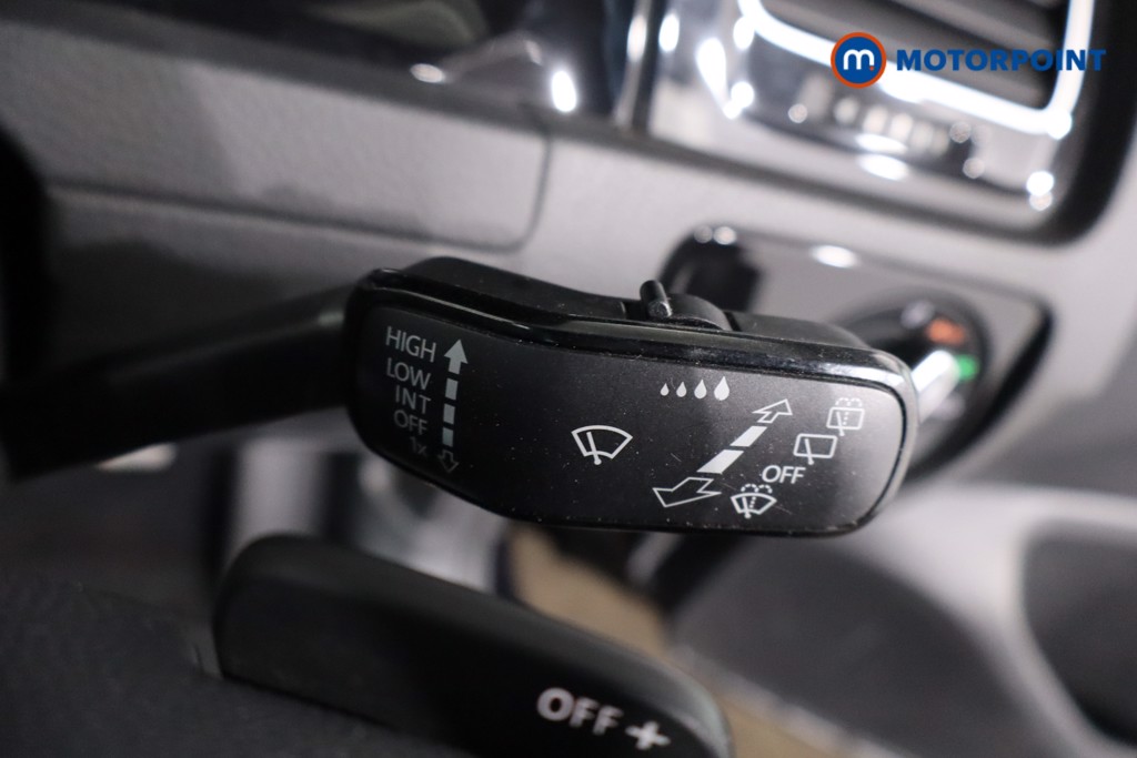 Volkswagen Golf R-Line Edition Automatic Petrol Hatchback - Stock Number (1628363) - 17th supplementary image