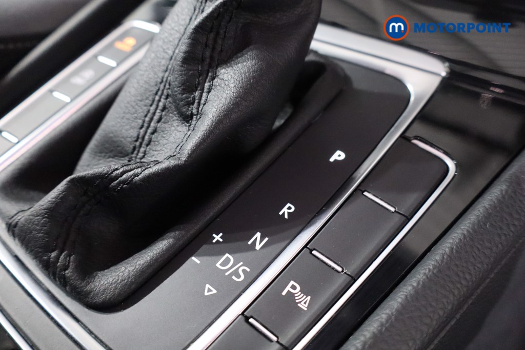 Volkswagen Golf R-Line Edition Automatic Petrol Hatchback - Stock Number (1628363) - 22nd supplementary image