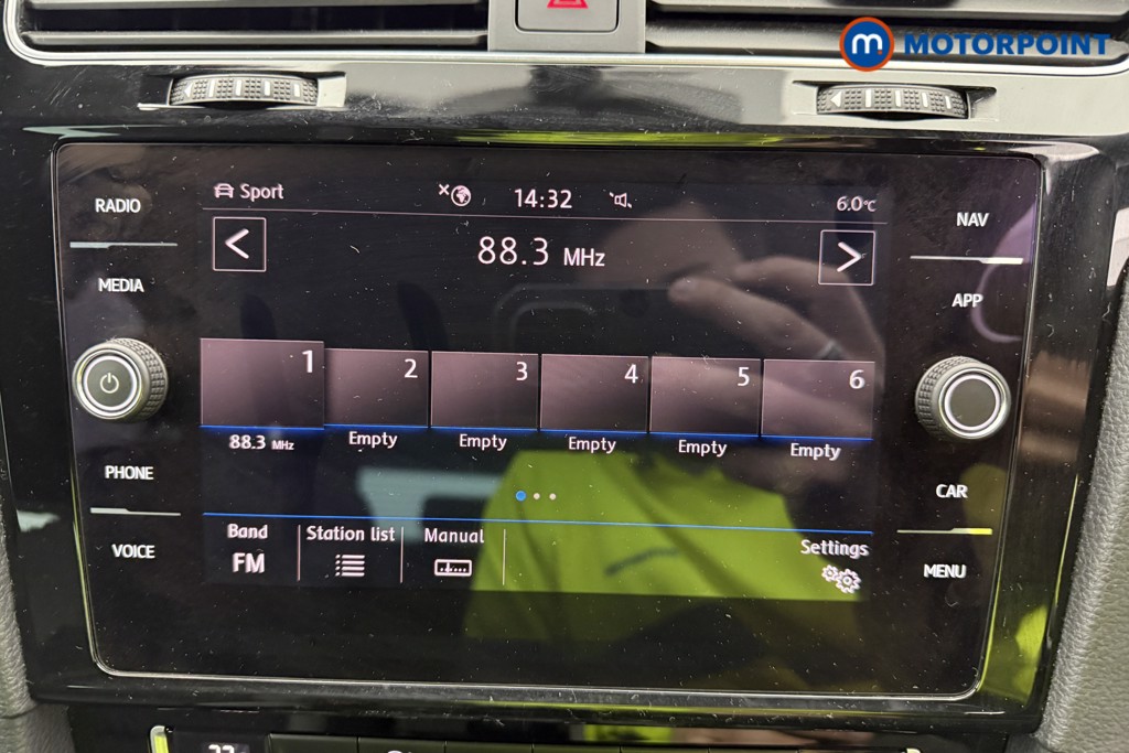 Volkswagen Golf R-Line Manual Petrol Hatchback - Stock Number (1628498) - 5th supplementary image