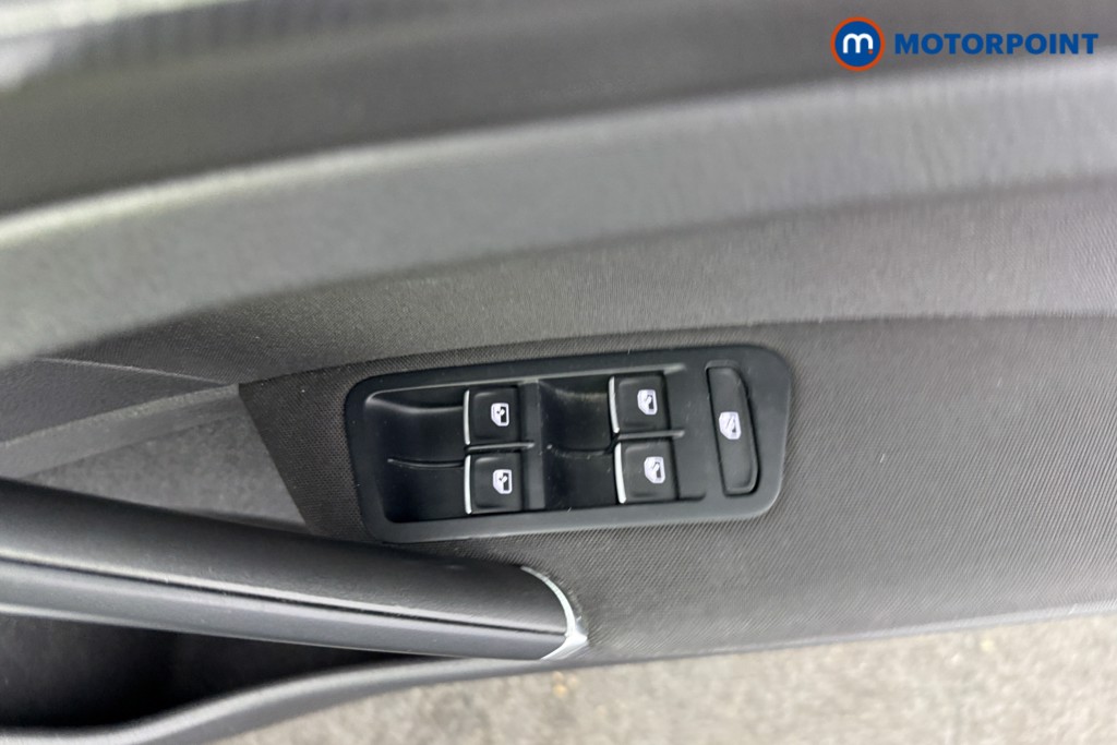 Volkswagen Golf R-Line Manual Petrol Hatchback - Stock Number (1628498) - 12th supplementary image