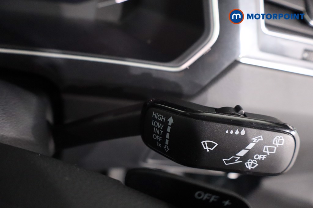 Volkswagen Tiguan R-Line Automatic Petrol Plug-In Hybrid SUV - Stock Number (1628550) - 17th supplementary image