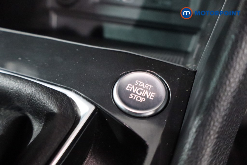 Volkswagen Tiguan R-Line Automatic Petrol Plug-In Hybrid SUV - Stock Number (1628550) - 23rd supplementary image