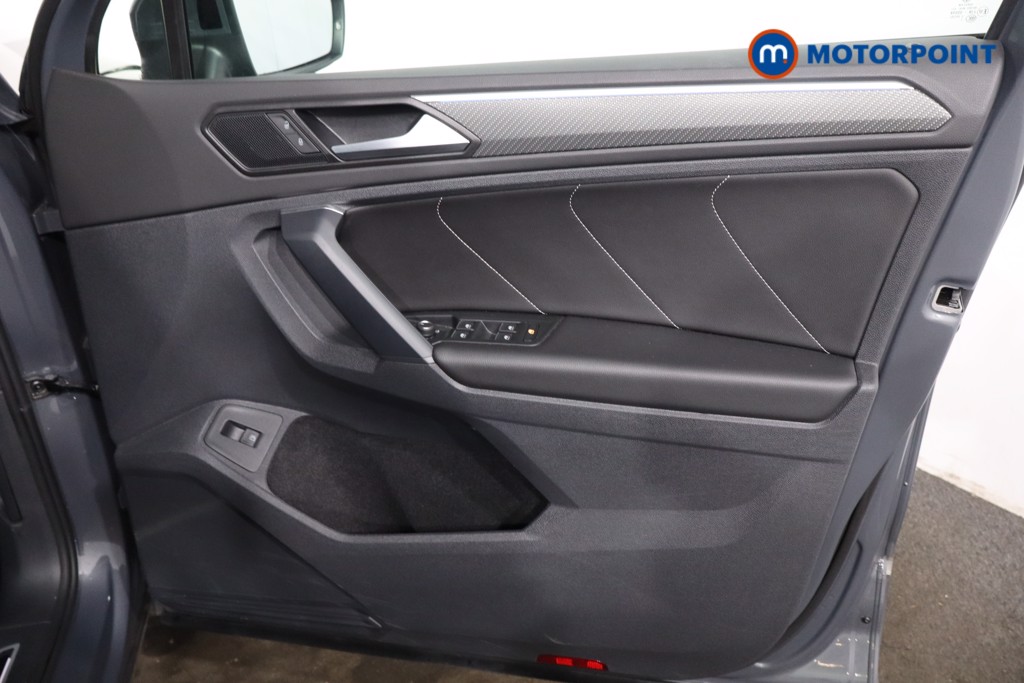 Volkswagen Tiguan R-Line Automatic Petrol Plug-In Hybrid SUV - Stock Number (1628550) - 27th supplementary image