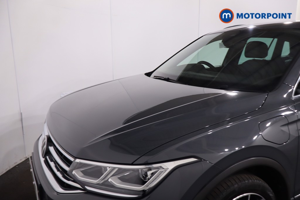 Volkswagen Tiguan R-Line Automatic Petrol Plug-In Hybrid SUV - Stock Number (1628550) - 33rd supplementary image