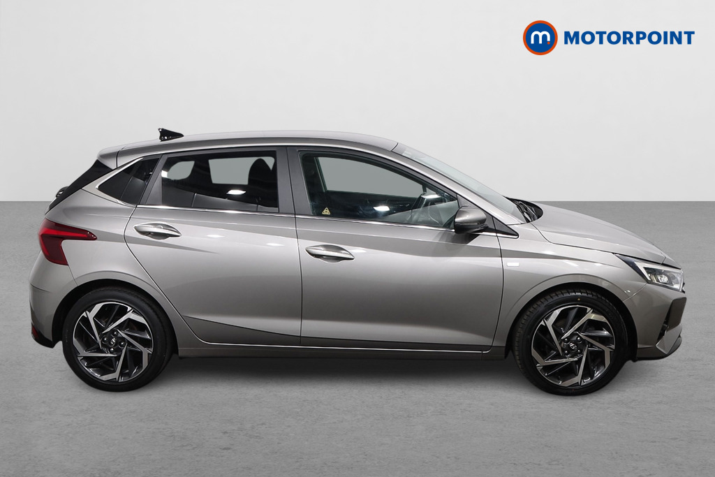 Hyundai I20 Premium Manual Petrol Hatchback - Stock Number (1628725) - Drivers side