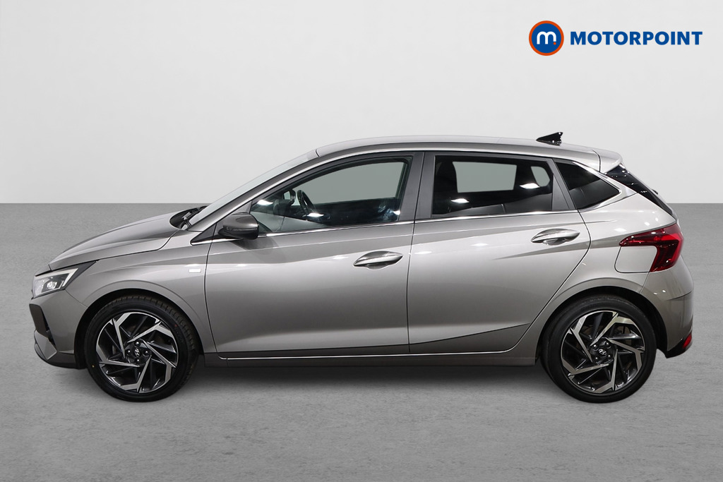 Hyundai I20 Premium Manual Petrol Hatchback - Stock Number (1628725) - Passenger side