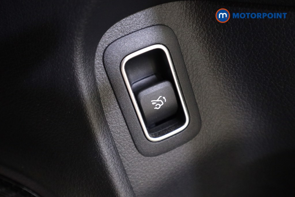 Mercedes-Benz CLA Amg Line Automatic Petrol Coupe - Stock Number (1628806) - 14th supplementary image