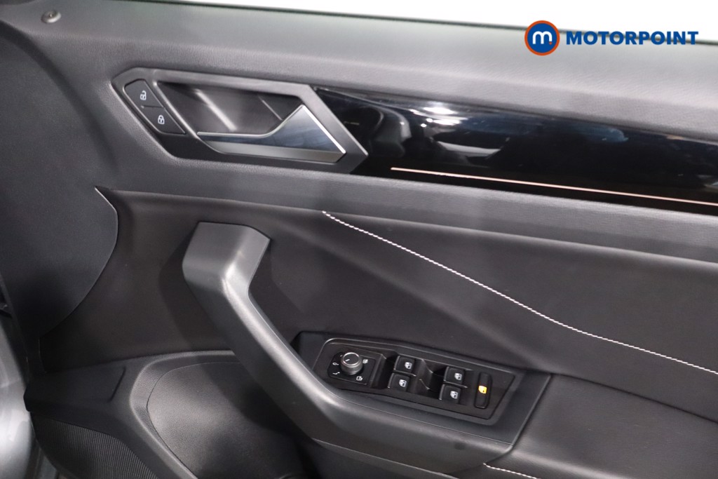 Volkswagen T-Roc R-Line Automatic Petrol SUV - Stock Number (1628918) - 27th supplementary image
