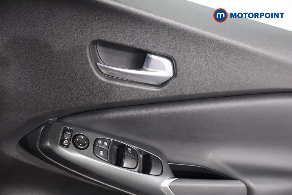 Nissan Juke Acenta Premium Manual Petrol SUV - Stock Number (1629139) - 9th supplementary image