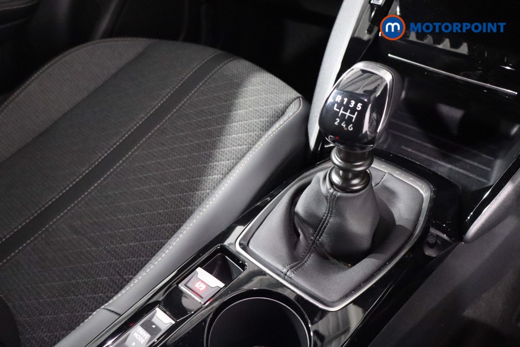 Peugeot 2008 Allure Manual Petrol SUV - Stock Number (1629185) - 21st supplementary image