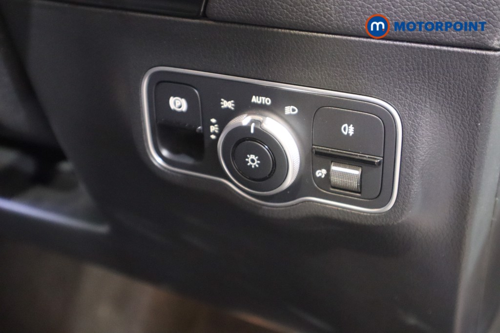 Mercedes-Benz GLA Amg Line Night Edition Automatic Petrol SUV - Stock Number (1629802) - 15th supplementary image