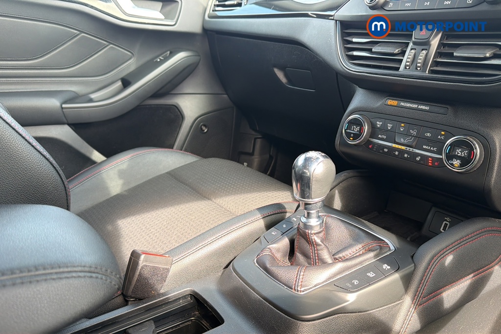 Ford Focus St-Line X Manual Diesel Hatchback - Stock Number (1610181) - 15th supplementary image