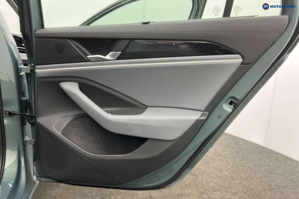 Volkswagen Passat Life Automatic Petrol Estate - Stock Number (1611409) - 33rd supplementary image