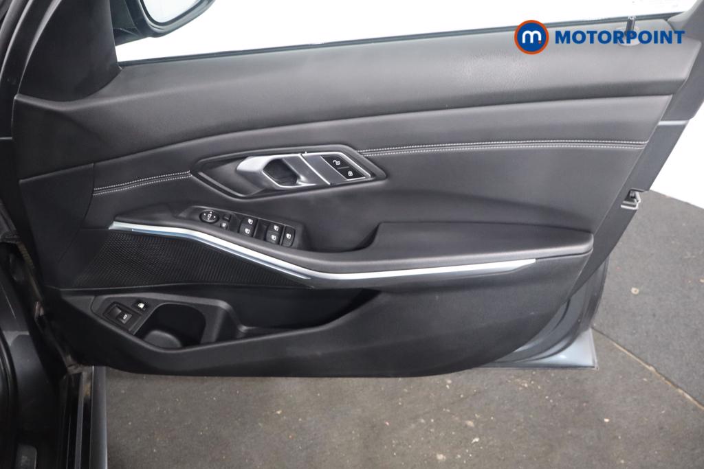 BMW 3 Series M Sport Automatic Petrol Plug-In Hybrid Estate - Stock Number (1612041) - 10th supplementary image