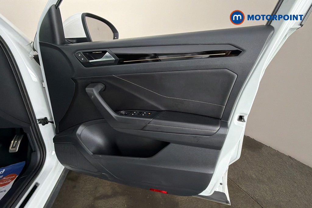 Volkswagen T-Roc R-Line Manual Petrol SUV - Stock Number (1616169) - 19th supplementary image