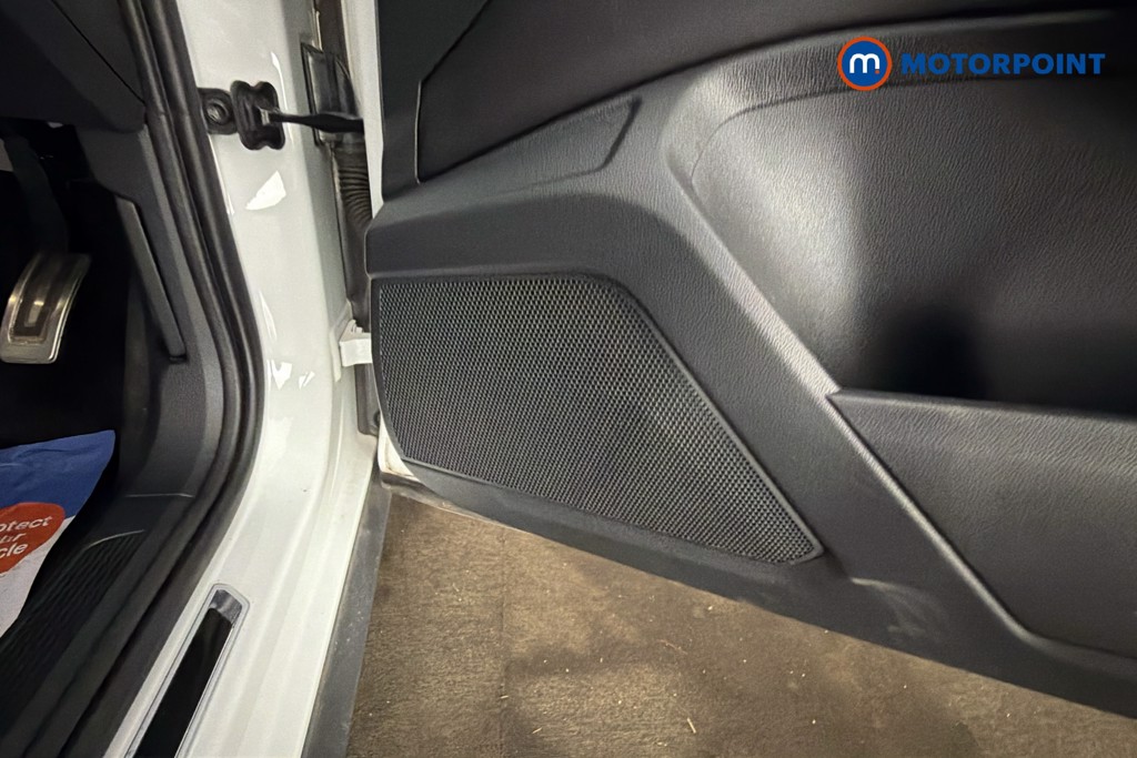 Volkswagen T-Roc R-Line Manual Petrol SUV - Stock Number (1616169) - 21st supplementary image