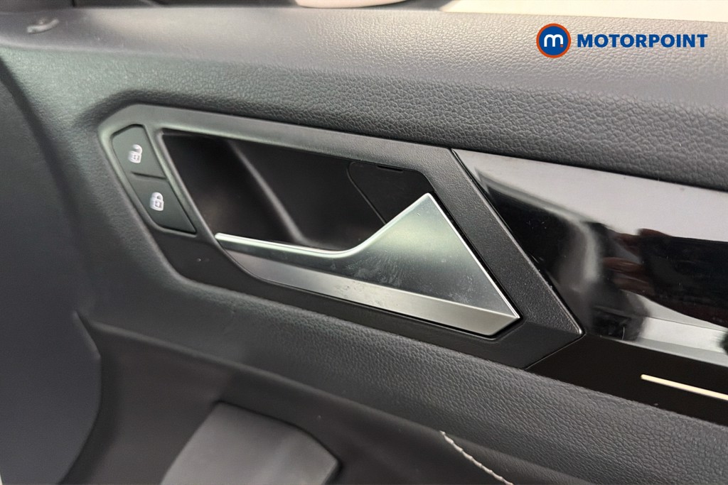 Volkswagen T-Roc R-Line Manual Petrol SUV - Stock Number (1616169) - 42nd supplementary image