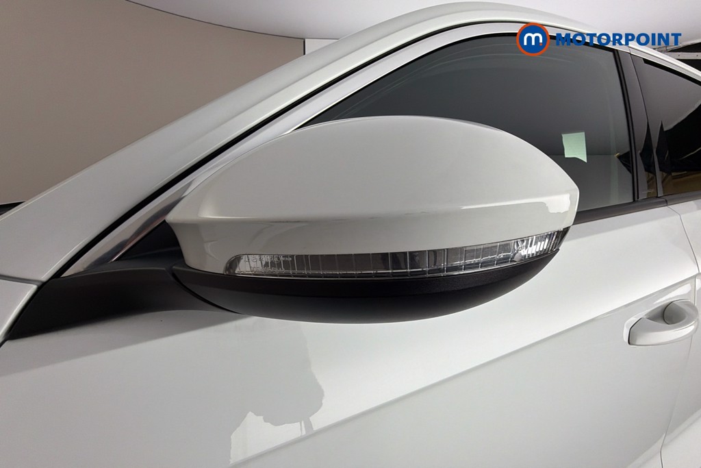 Volkswagen T-Roc R-Line Manual Petrol SUV - Stock Number (1616169) - 43rd supplementary image