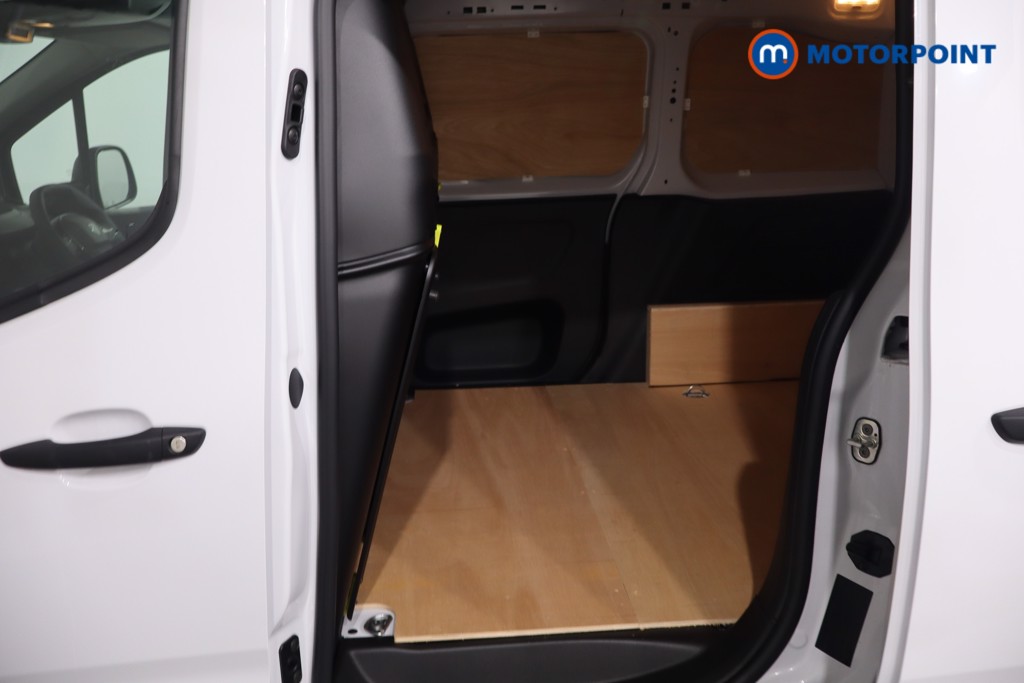 Peugeot Partner Professional Plus Manual Diesel Panel Van - Stock Number (1616395) - 5th supplementary image