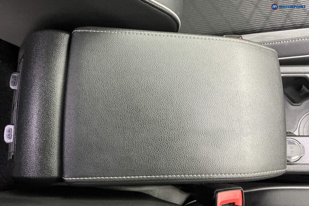 Volkswagen Golf R-Line Automatic Petrol Hatchback - Stock Number (1617610) - 16th supplementary image