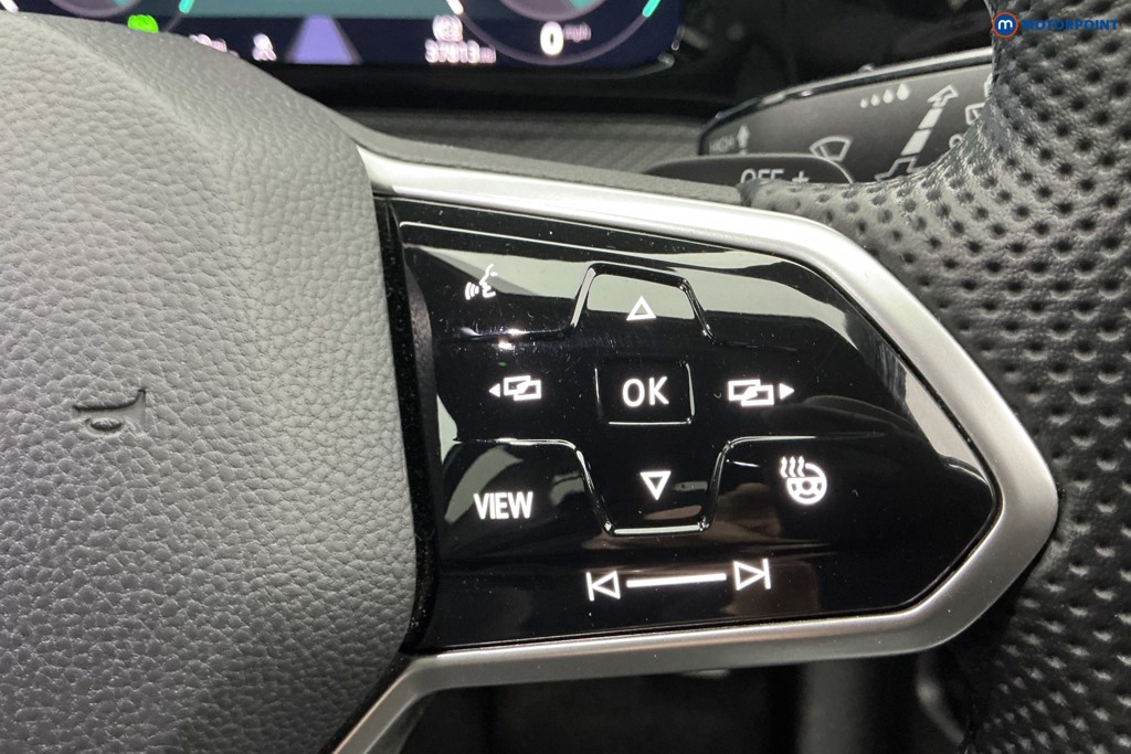 Volkswagen Golf R-Line Automatic Petrol Hatchback - Stock Number (1617610) - 24th supplementary image