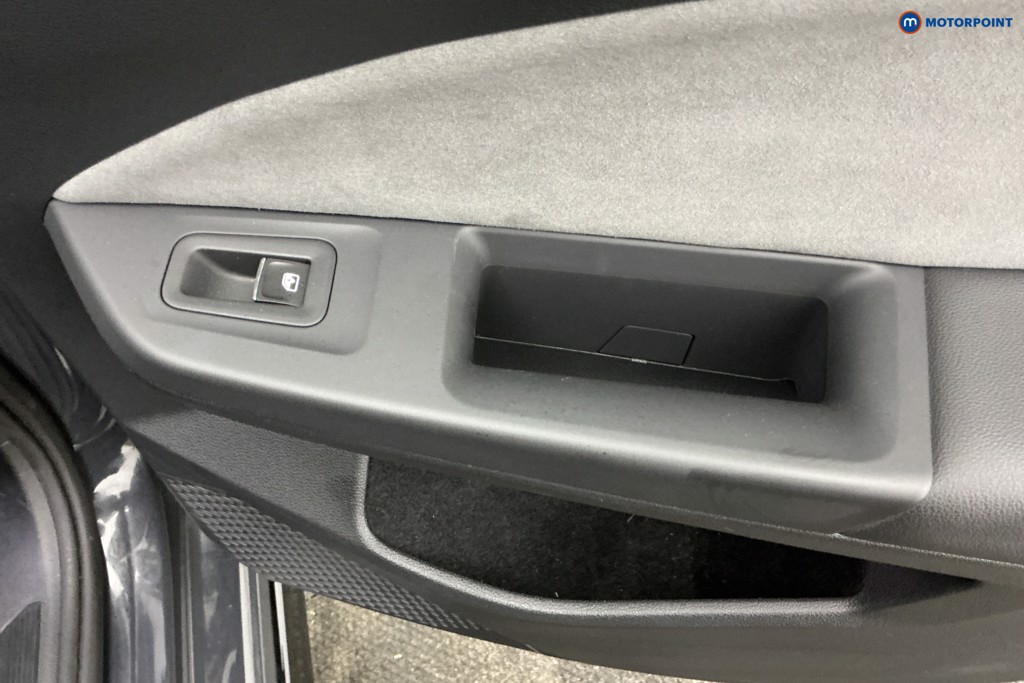 Volkswagen Golf R-Line Automatic Petrol Hatchback - Stock Number (1617610) - 30th supplementary image