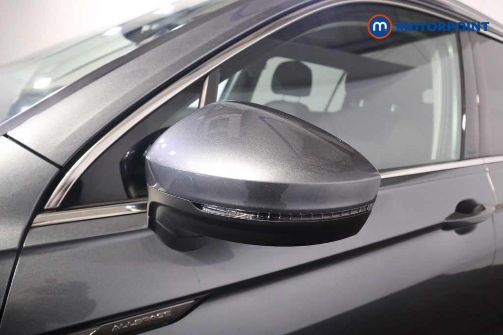 Volkswagen Tiguan Allspace Life Automatic Petrol SUV - Stock Number (1619366) - 37th supplementary image