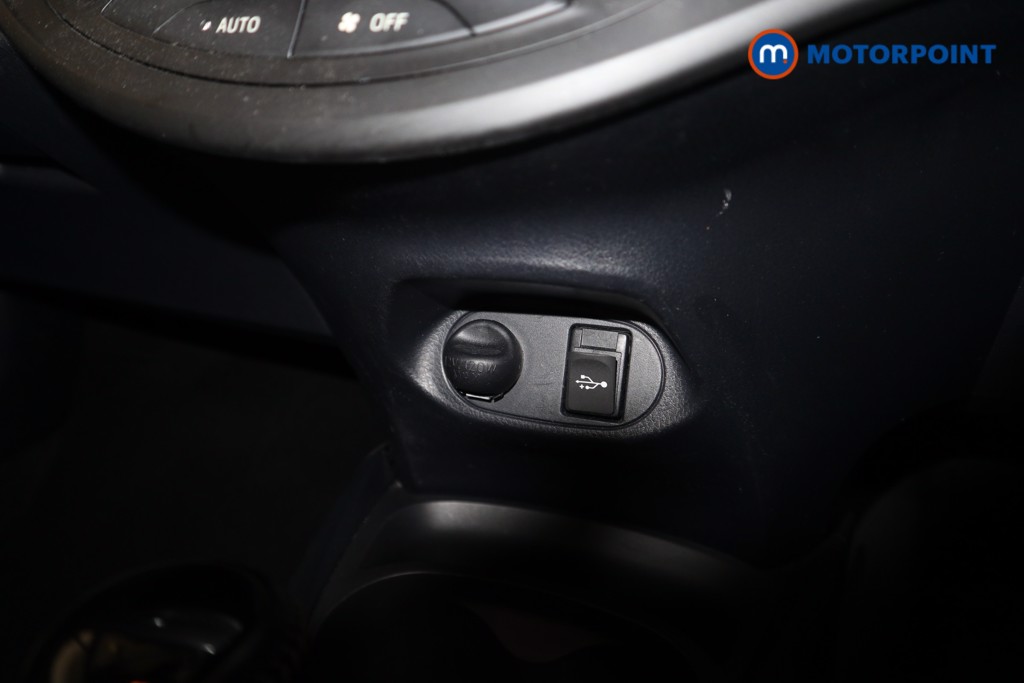 Toyota Yaris Icon Tech Automatic Petrol-Electric Hybrid Hatchback - Stock Number (1619764) - 8th supplementary image