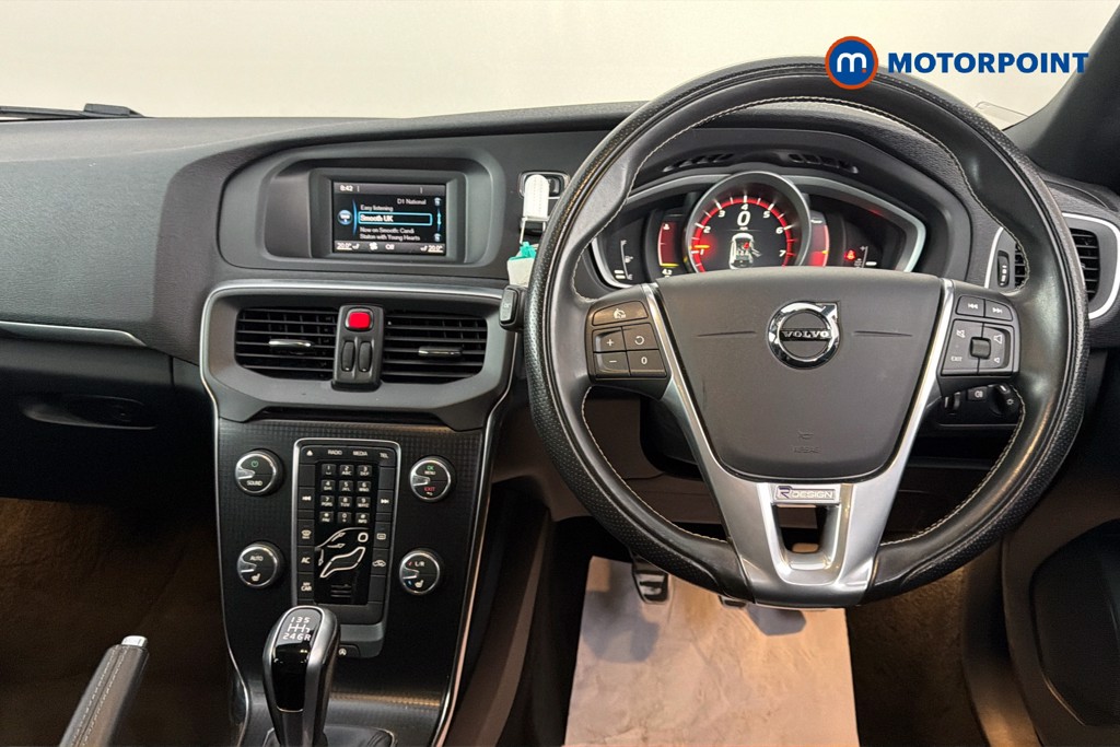 Volvo V40 R Design Manual Petrol Hatchback - Stock Number (1620233) - 2nd supplementary image