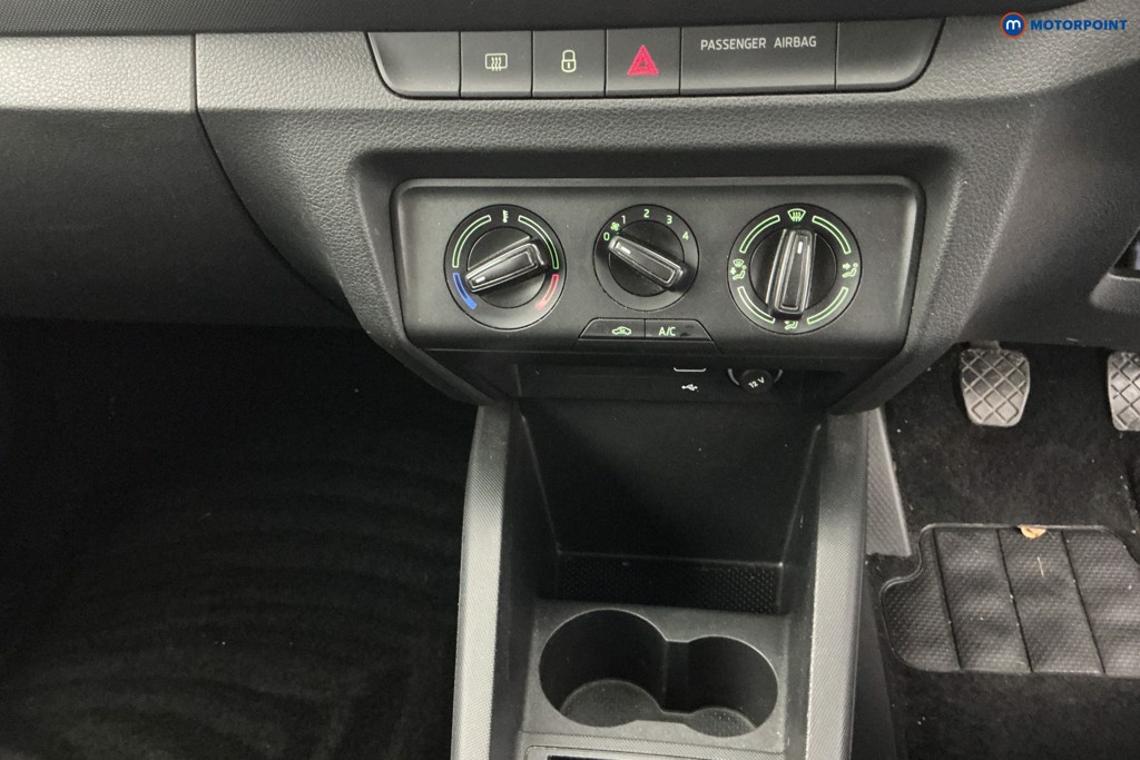 Skoda Fabia Colour Edition Manual Petrol Hatchback - Stock Number (1620823) - 16th supplementary image