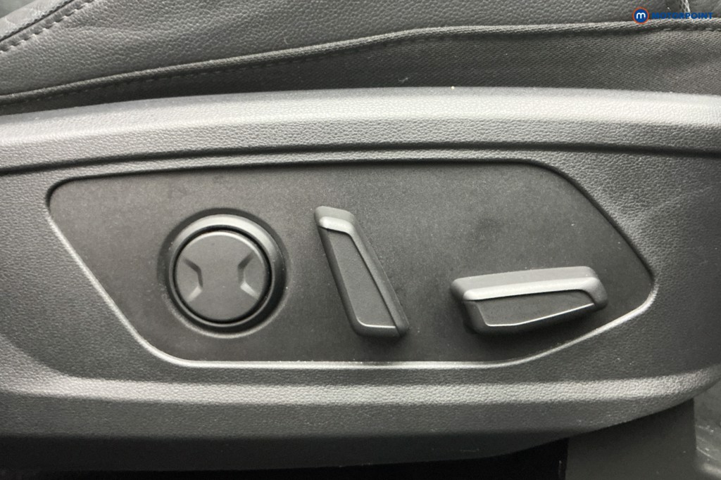 Hyundai Tucson Ultimate Manual Petrol SUV - Stock Number (1621301) - 19th supplementary image