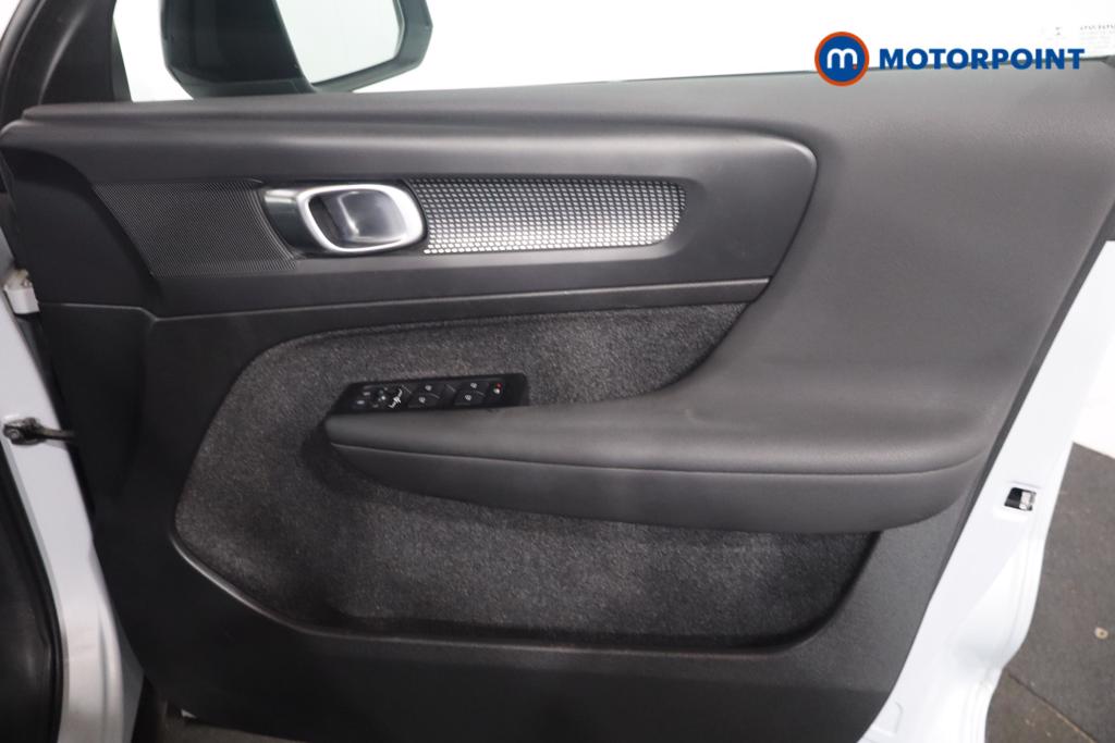 Volvo Xc40 R Design Automatic Petrol SUV - Stock Number (1621407) - 9th supplementary image