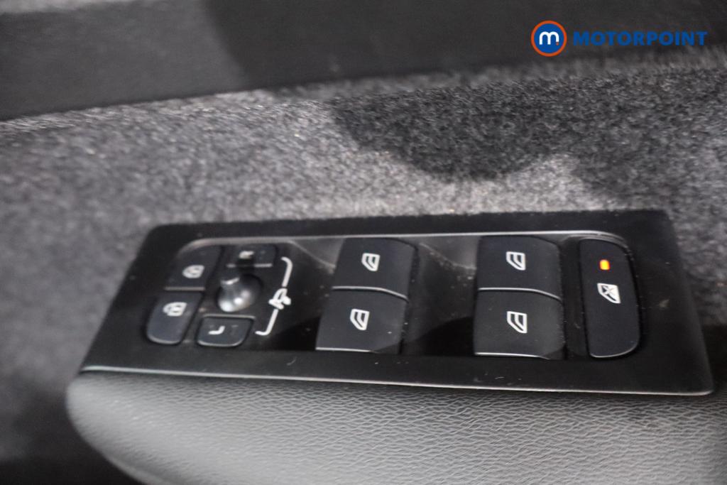 Volvo Xc40 R Design Automatic Petrol SUV - Stock Number (1621407) - 10th supplementary image