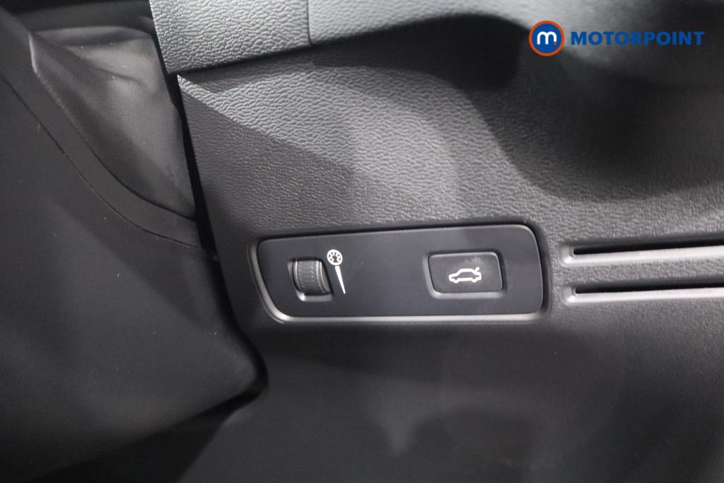 Volvo Xc40 R Design Automatic Petrol SUV - Stock Number (1621407) - 12th supplementary image