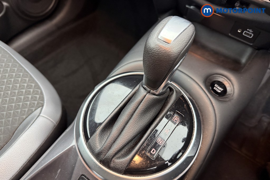 Nissan Juke N-Connecta Automatic Petrol-Electric Hybrid SUV - Stock Number (1621979) - 9th supplementary image