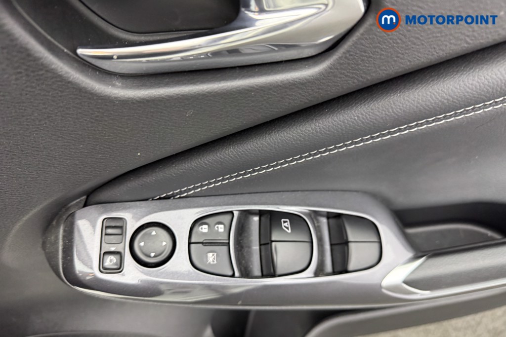 Nissan Juke N-Connecta Automatic Petrol-Electric Hybrid SUV - Stock Number (1621979) - 12th supplementary image