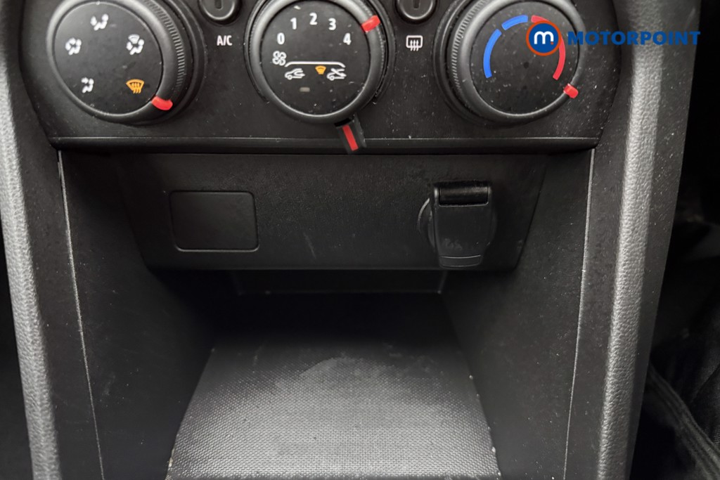 Dacia Sandero Comfort Manual Petrol Hatchback - Stock Number (1622347) - 14th supplementary image