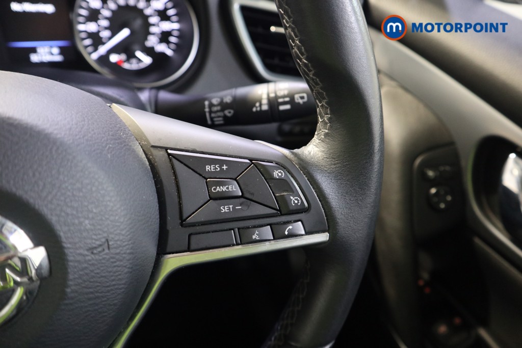 Nissan Qashqai N-Motion Manual Petrol SUV - Stock Number (1622370) - 4th supplementary image