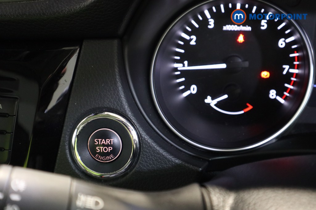 Nissan Qashqai N-Motion Manual Petrol SUV - Stock Number (1622370) - 6th supplementary image