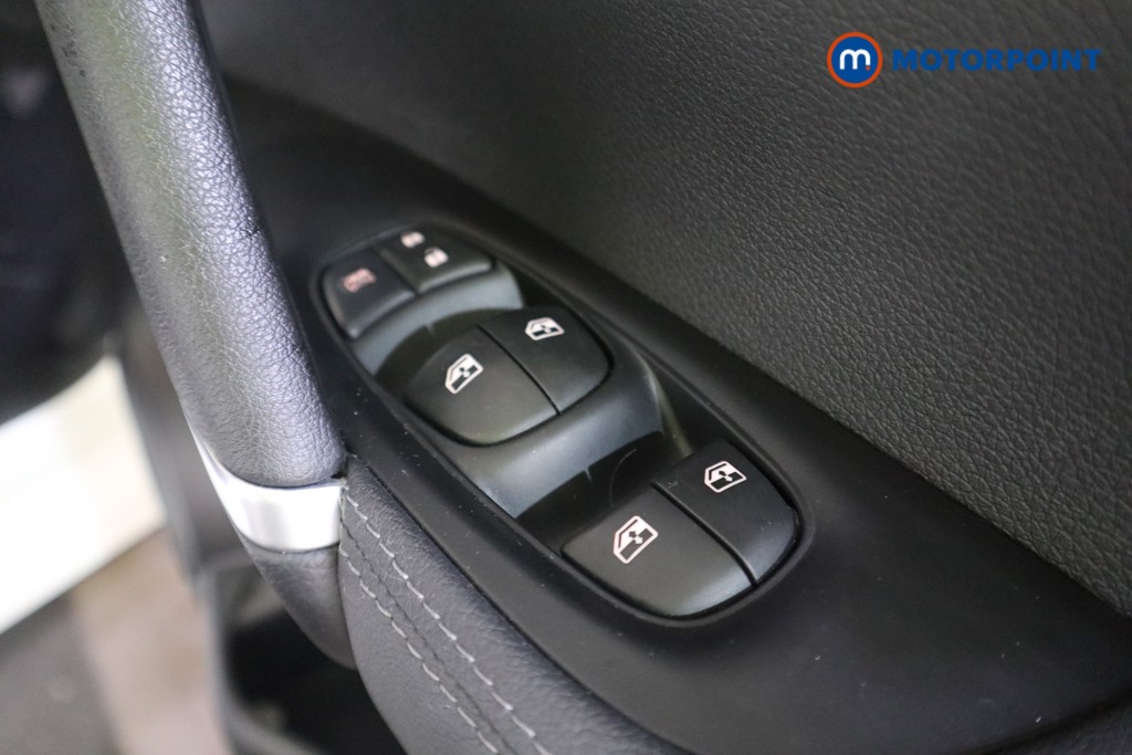 Nissan Qashqai N-Motion Manual Petrol SUV - Stock Number (1622370) - 15th supplementary image