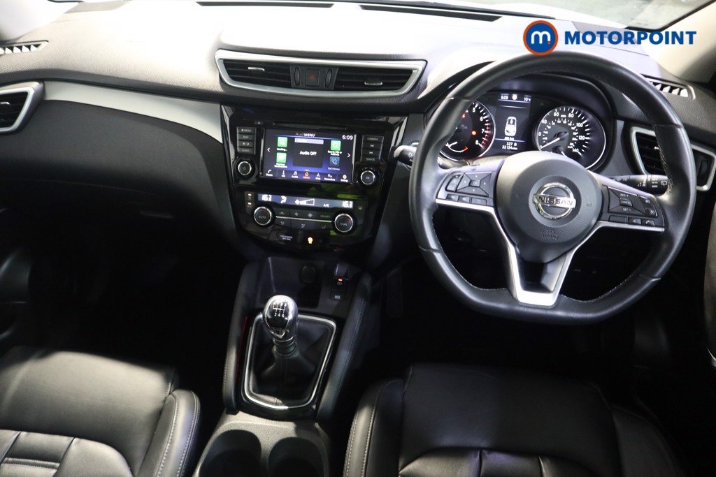 Nissan Qashqai N-Motion Manual Petrol SUV - Stock Number (1622370) - 1st supplementary image