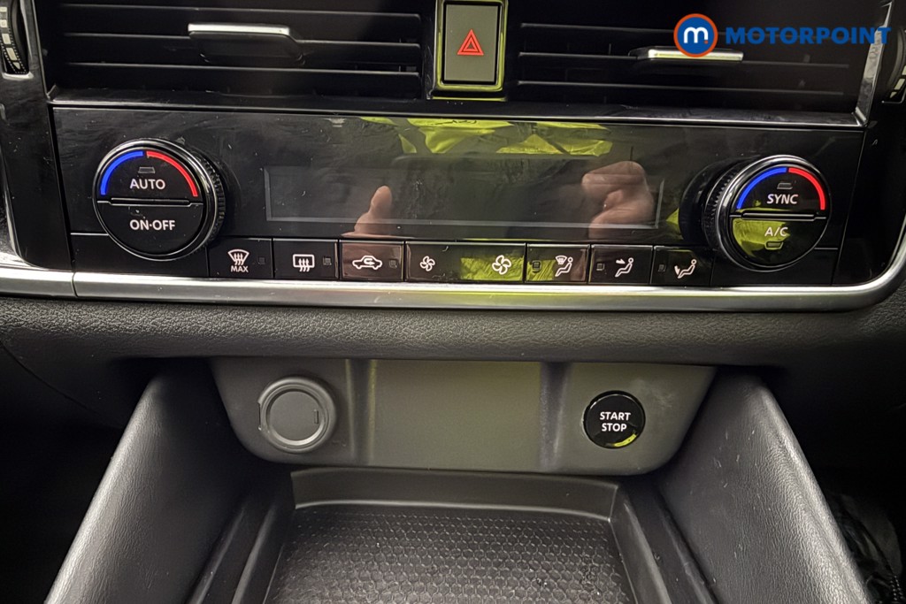 Nissan Qashqai N-Connecta Automatic Petrol-Electric Hybrid SUV - Stock Number (1622841) - 12th supplementary image