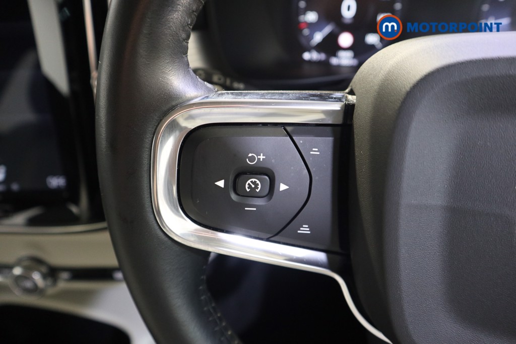 Volvo Xc40 Momentum Automatic Petrol SUV - Stock Number (1623215) - 3rd supplementary image